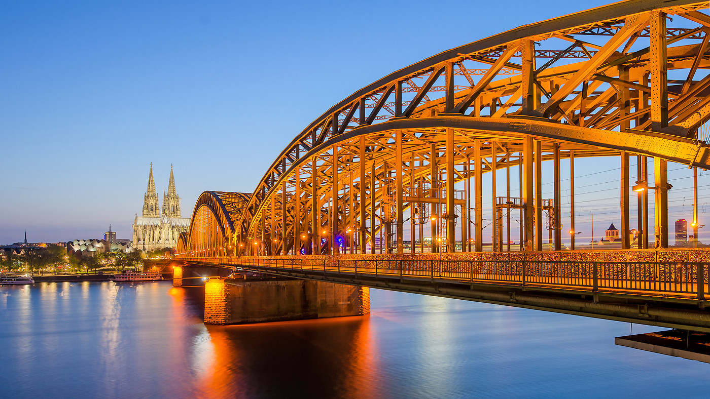Cologne's bridge - Pullman